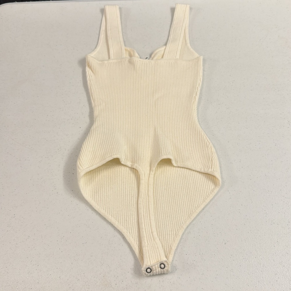 Abercrombie Cream Knit Bodysuit - Picture 5 of 7